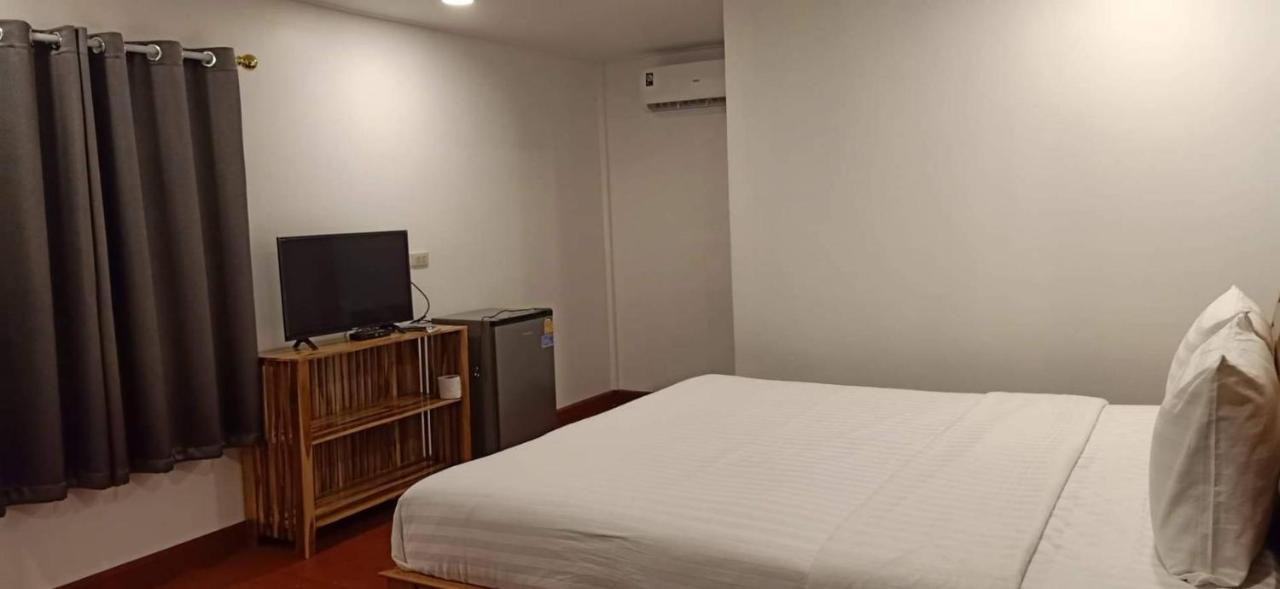 Hotel King Fa House Mae Sot Esterno foto