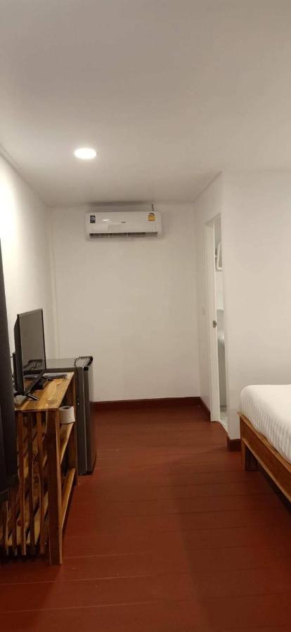 Hotel King Fa House Mae Sot Esterno foto
