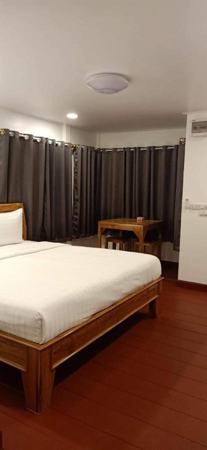 Hotel King Fa House Mae Sot Esterno foto