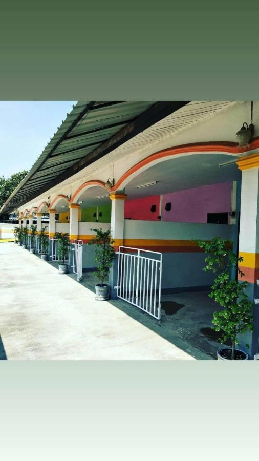 Hotel King Fa House Mae Sot Esterno foto