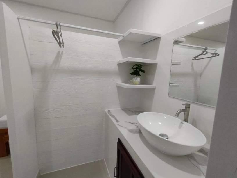Hotel King Fa House Mae Sot Esterno foto