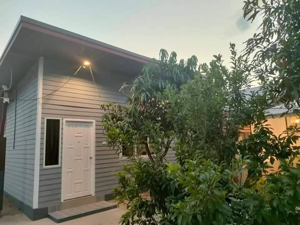 Hotel King Fa House Mae Sot Esterno foto