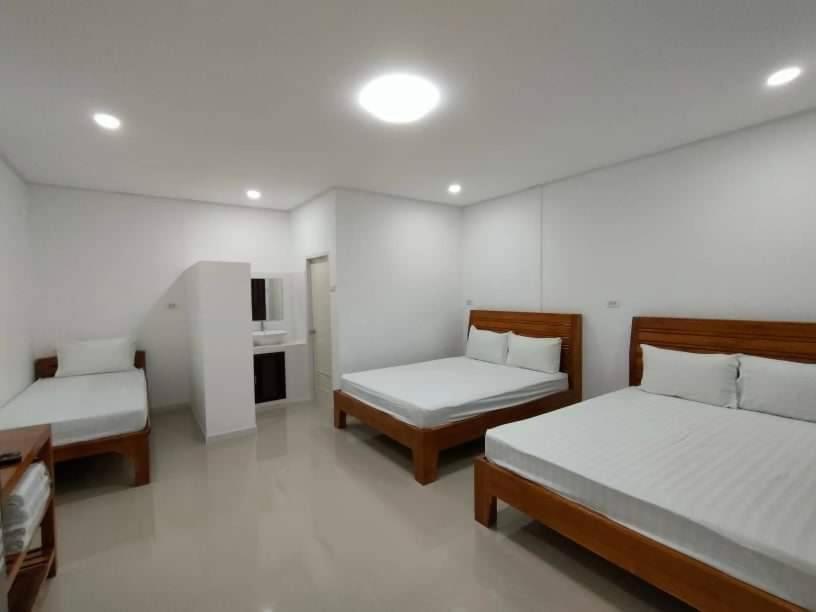 Hotel King Fa House Mae Sot Esterno foto
