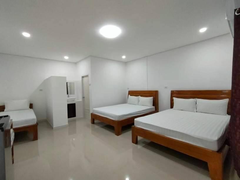 Hotel King Fa House Mae Sot Esterno foto