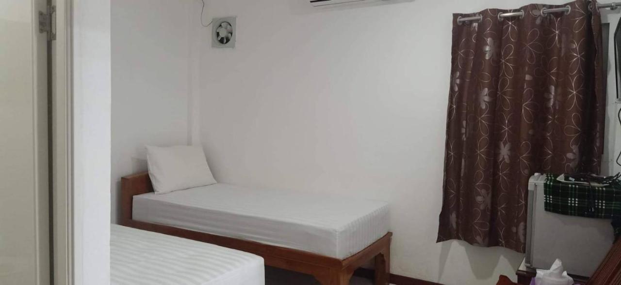 Hotel King Fa House Mae Sot Esterno foto
