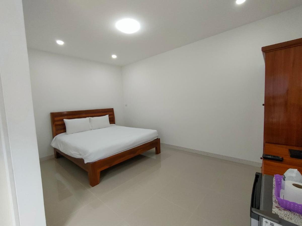 Hotel King Fa House Mae Sot Esterno foto