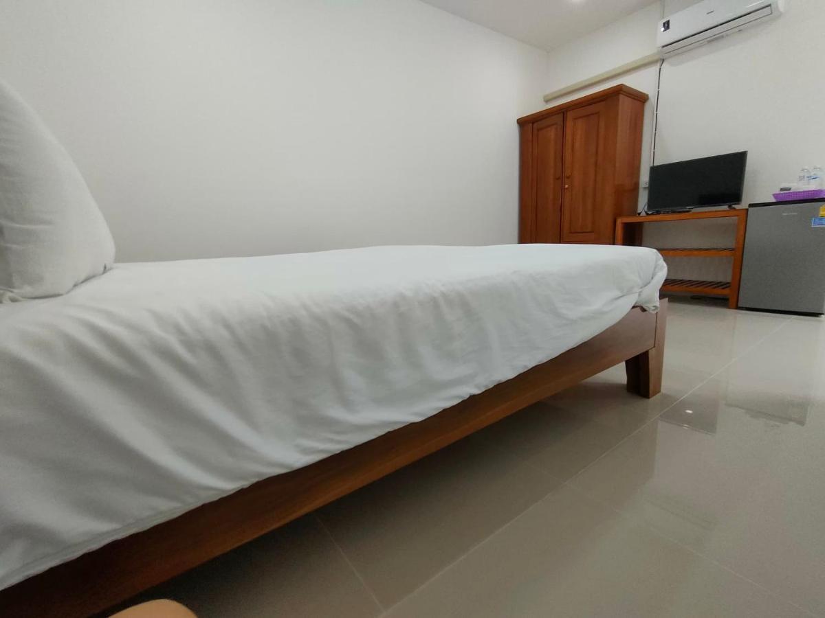 Hotel King Fa House Mae Sot Esterno foto