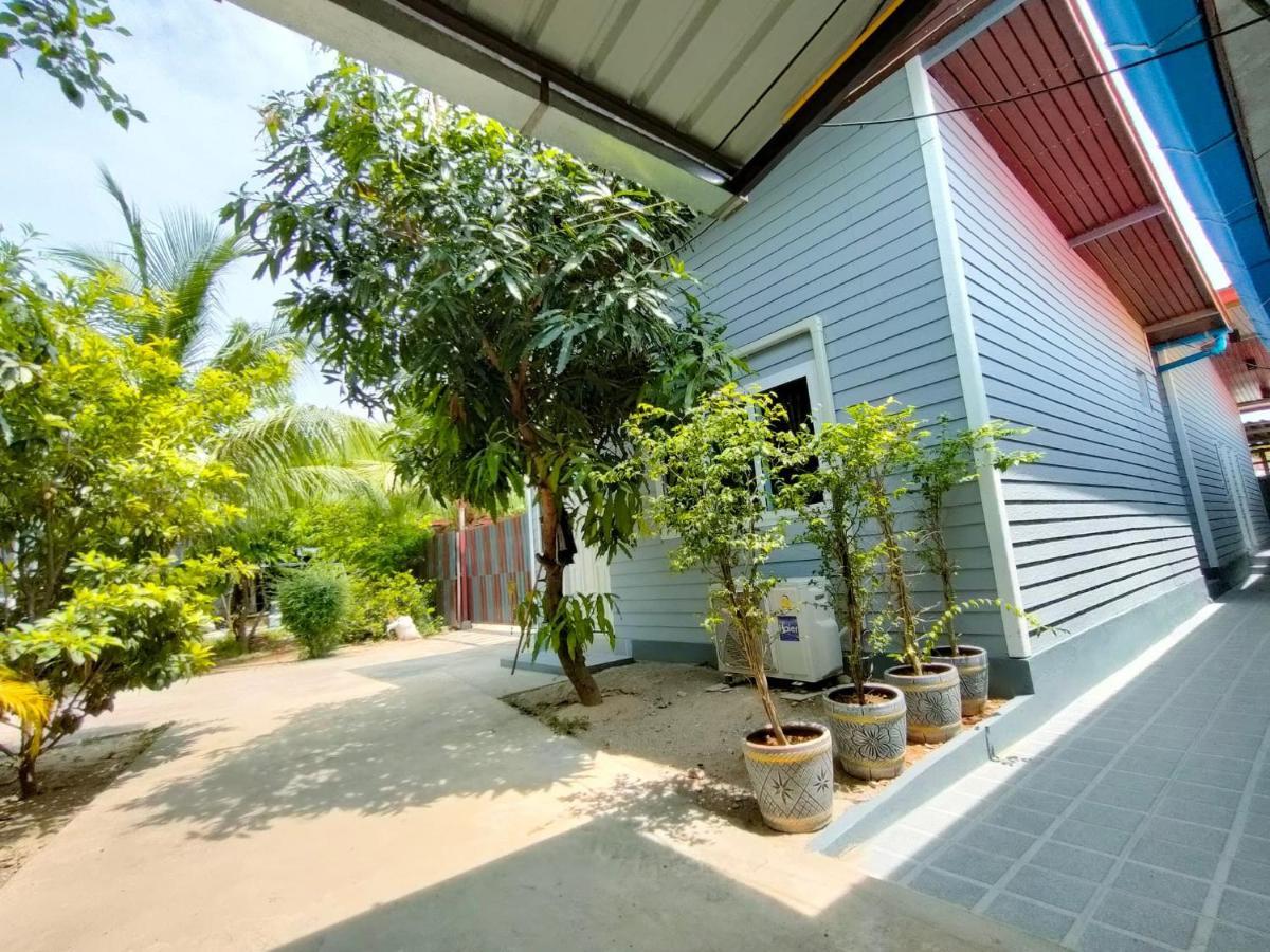 Hotel King Fa House Mae Sot Esterno foto