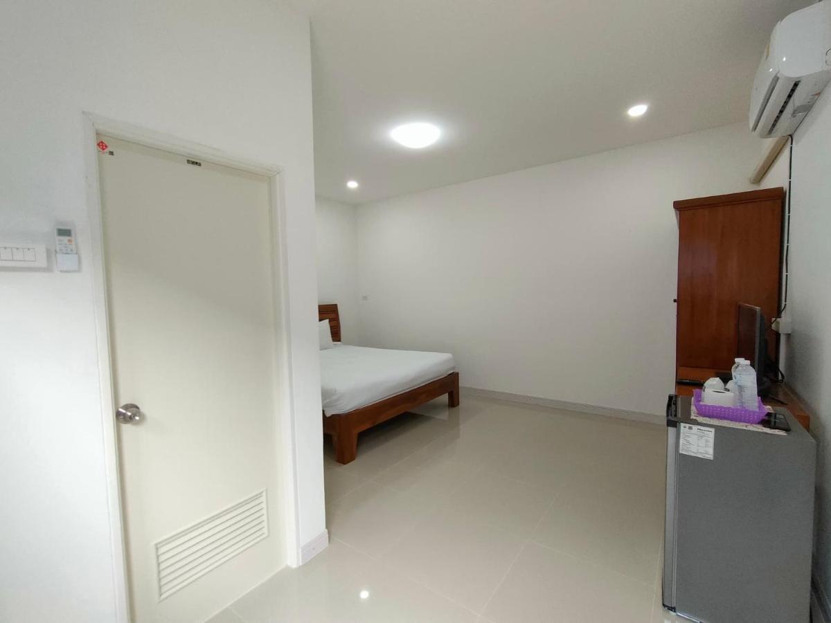 Hotel King Fa House Mae Sot Esterno foto